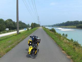 On the dike between St.Margrethen and Sargans